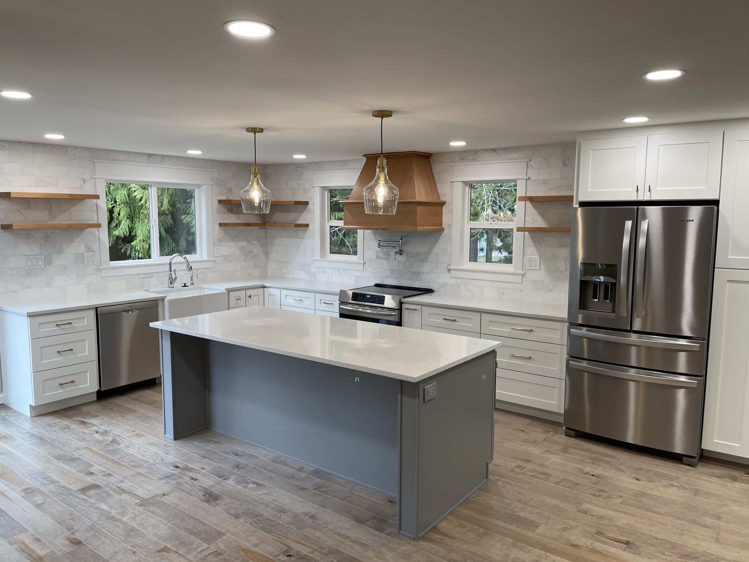 Kitchen Bellevue — Bellevue Kitchen — selection detail Kitchen Bellevue for Bellevue Kitchen Remodeling, focused on surface durability