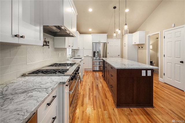 Kitchen Bellevue — Bellevue Kitchen — project perspective Kitchen Bellevue for Bellevue Kitchen Remodeling, focused on appliance, alternate angle
