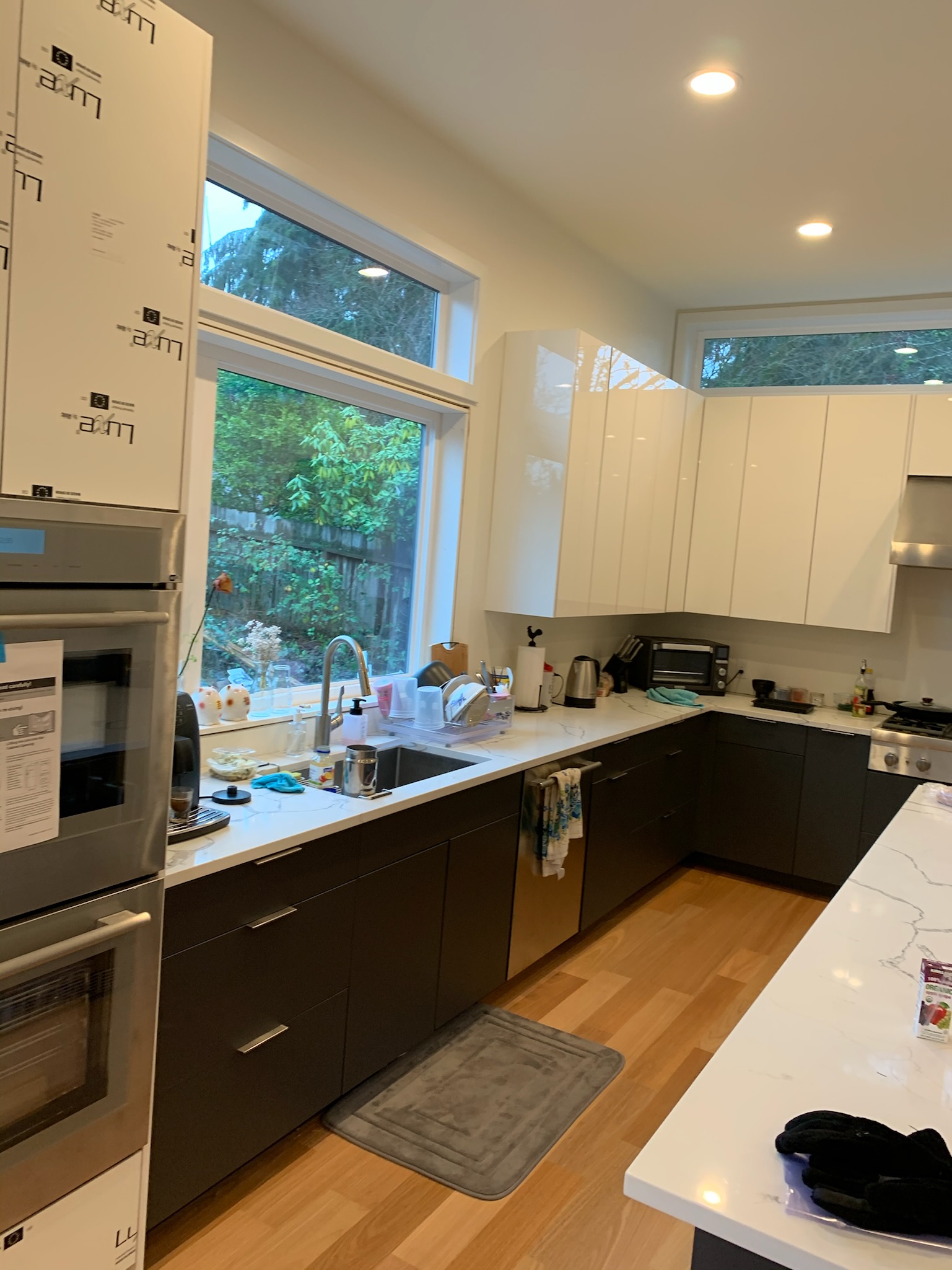 Kitchen Bellevue — Bellevue Kitchen — material cue Kitchen Bellevue for Bellevue Kitchen Remodeling, focused on cabinet, alternate angle