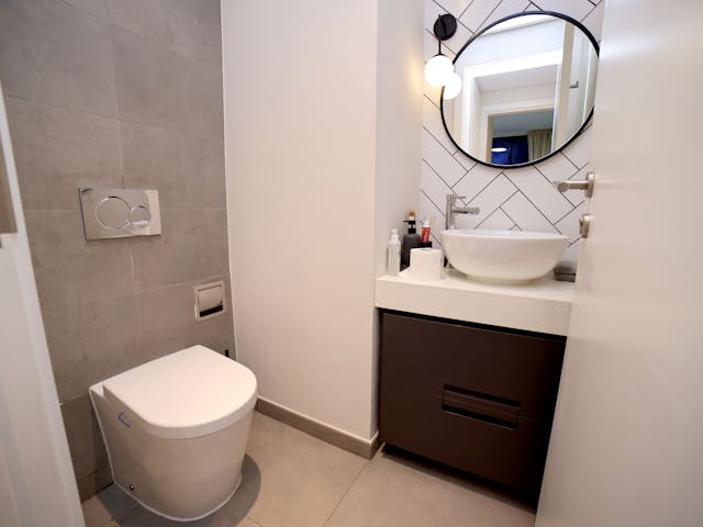 Redmond Bathroom Tips — Redmond Bathroom — alternate angle Redmond Bathroom Tips for Redmond Bathroom Remodeling, focused on lighting balance