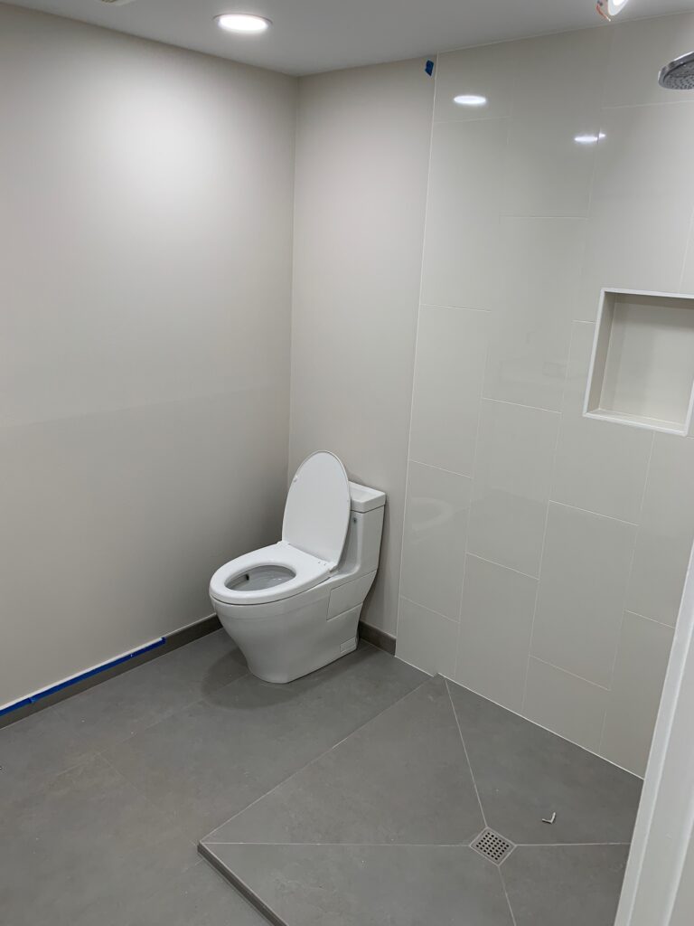 small-bathroom-remodeling-project-blcremodeling-bellevue