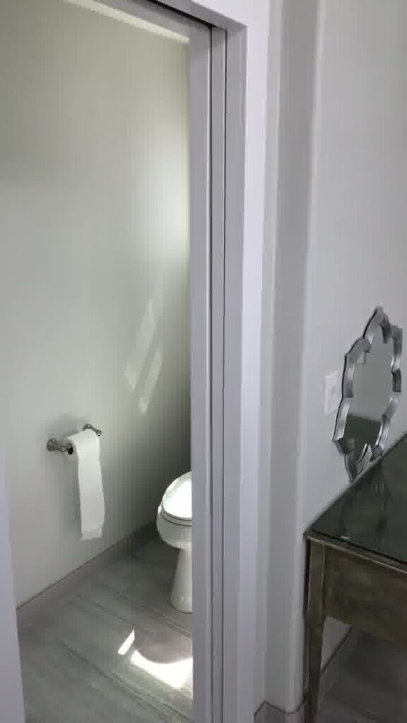 toilet-bathroom-remodeling-blcremodeling-bellevue